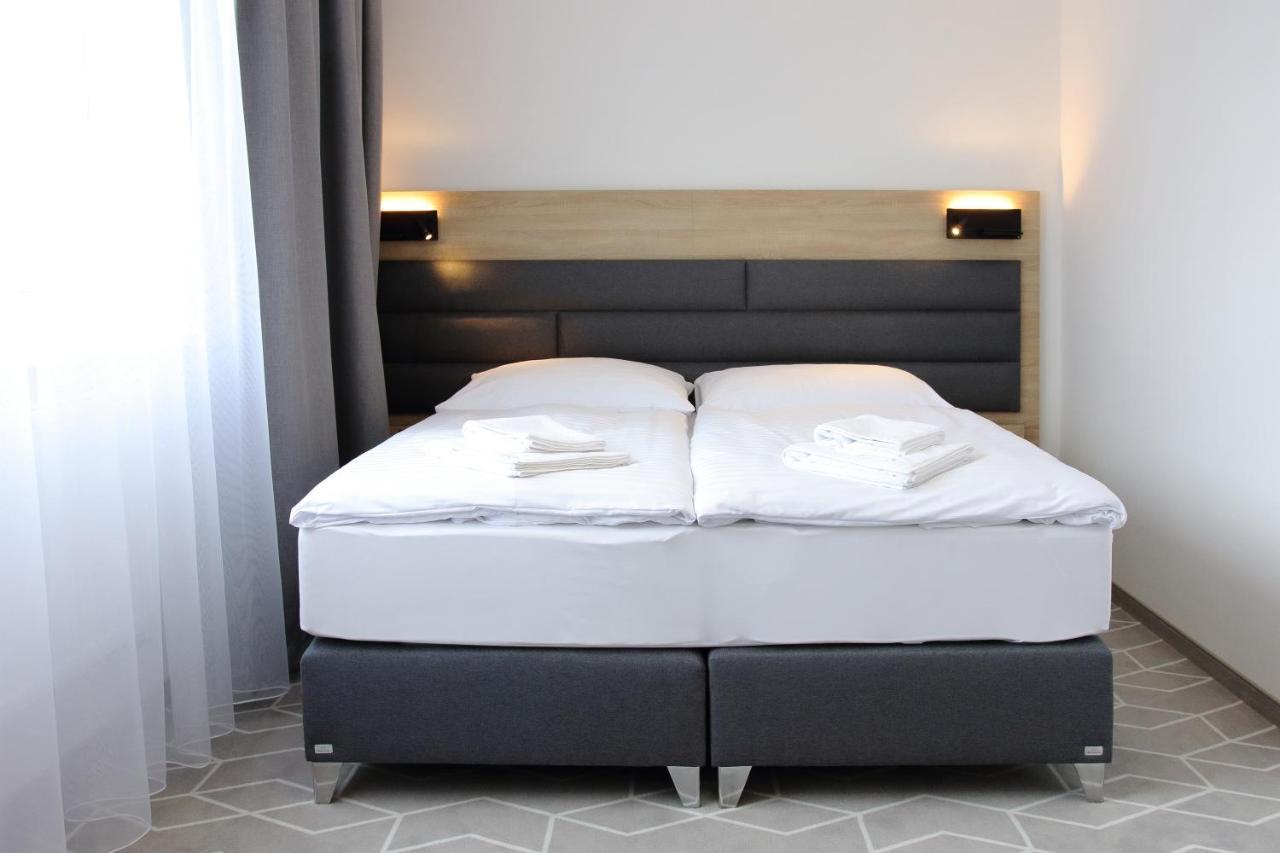 Typton Hotel&Spa Medzilaborce エクステリア 写真